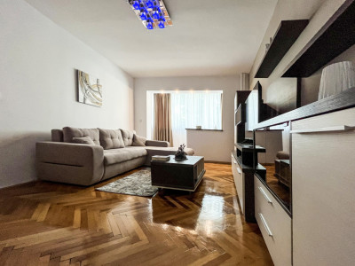 Apartament cu 2 camere  de inchiriat in zona Casei de Cultura