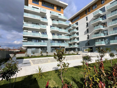 Apartament decomandat cu bucatarie inchisa, luminos, la 2 pasi de plaja