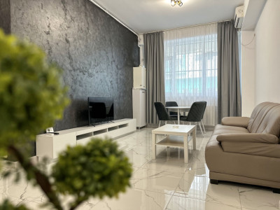 Apartament 3 camere Statiunea Mamaia, Summerland, 50m de plaja, langa cluburi