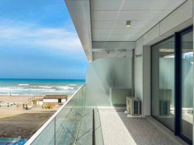 Studio 41,5mp  in Mamaia Nord la SEA ON in prima linie la mare 