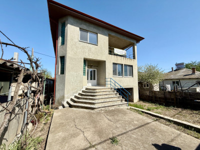 Vila D+P+1E+Pod  Eforie Nord , suprafata utila 463 mp , ideal pensiune 