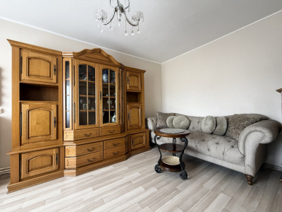 Apartament 4 camere de vânzare în Constanța – zona Casa de Cultură 