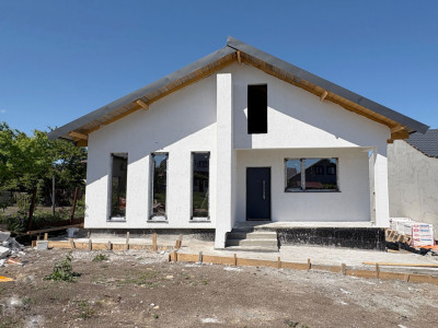 Casa 3 camere, cocheta in Valu lui Traian zona C