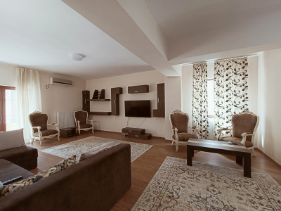 Apartament 3 camere de inchiriat in zona Casa de Cultura