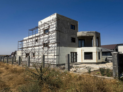 Vila cu 5 camere in Agigea- terasa generoasă la etajul 2