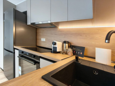 Apartament de închiriat - Zona Mamaia cu 2 camere si vedere la piscina 