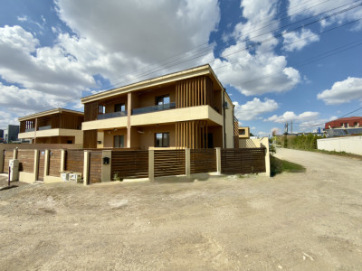 Duplex P+1 modern de vânzare în Mamaia Sat – Strada M15