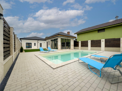 Casa deosebita 4 camere, cu piscina si crama