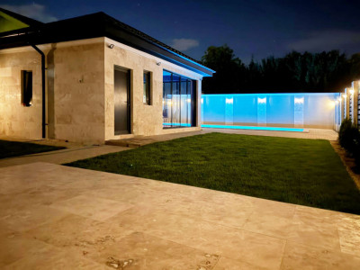 Casa deosebita 4 camere, cu piscina si crama