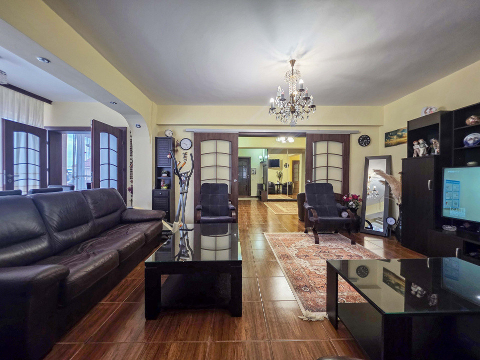 Cladire de vanzare D+P+3E+M, zona Stadion, Pretabil pentru diferite activitati.