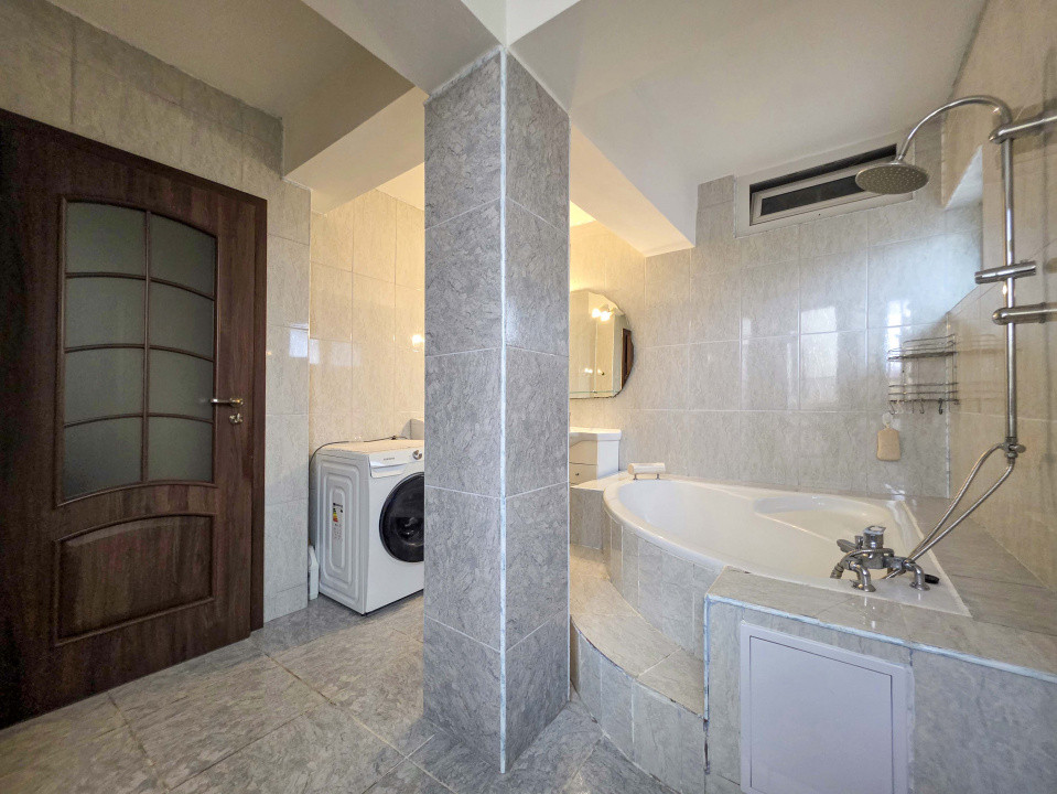 Cladire de vanzare D+P+3E+M, zona Stadion, Pretabil pentru diferite activitati.