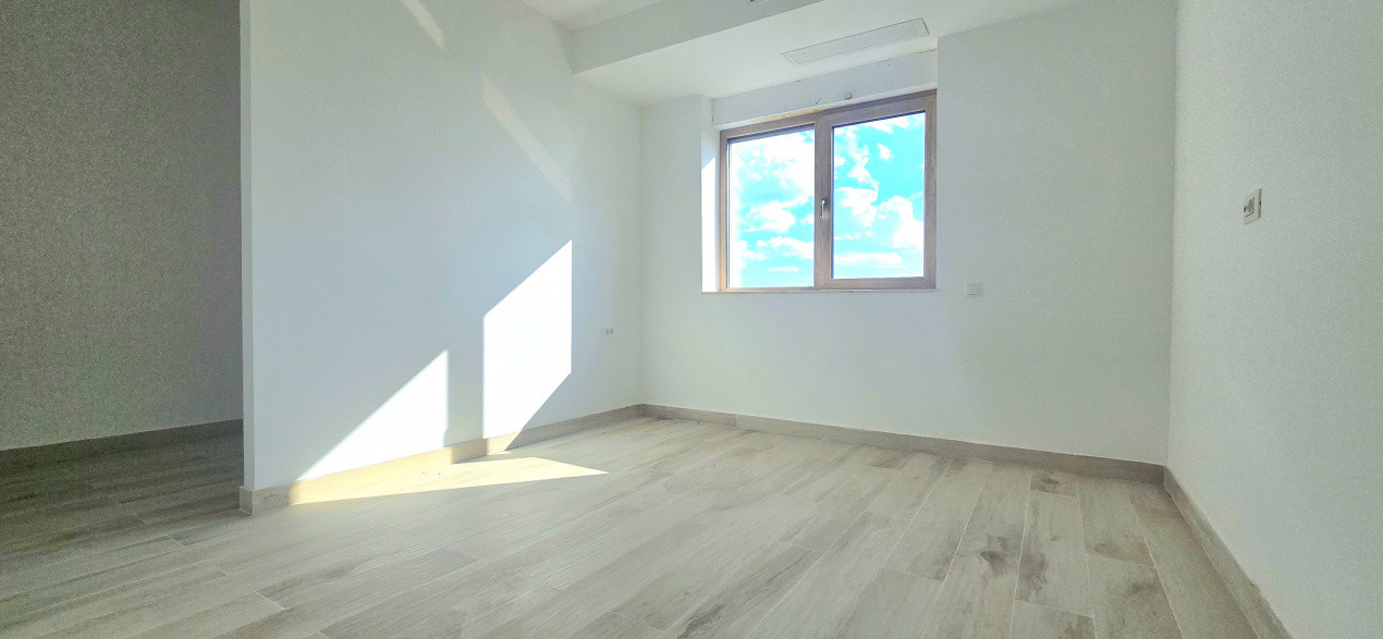 Vedere unică la mare și lac! Apartament spațios cu 4 camere în Marina surf