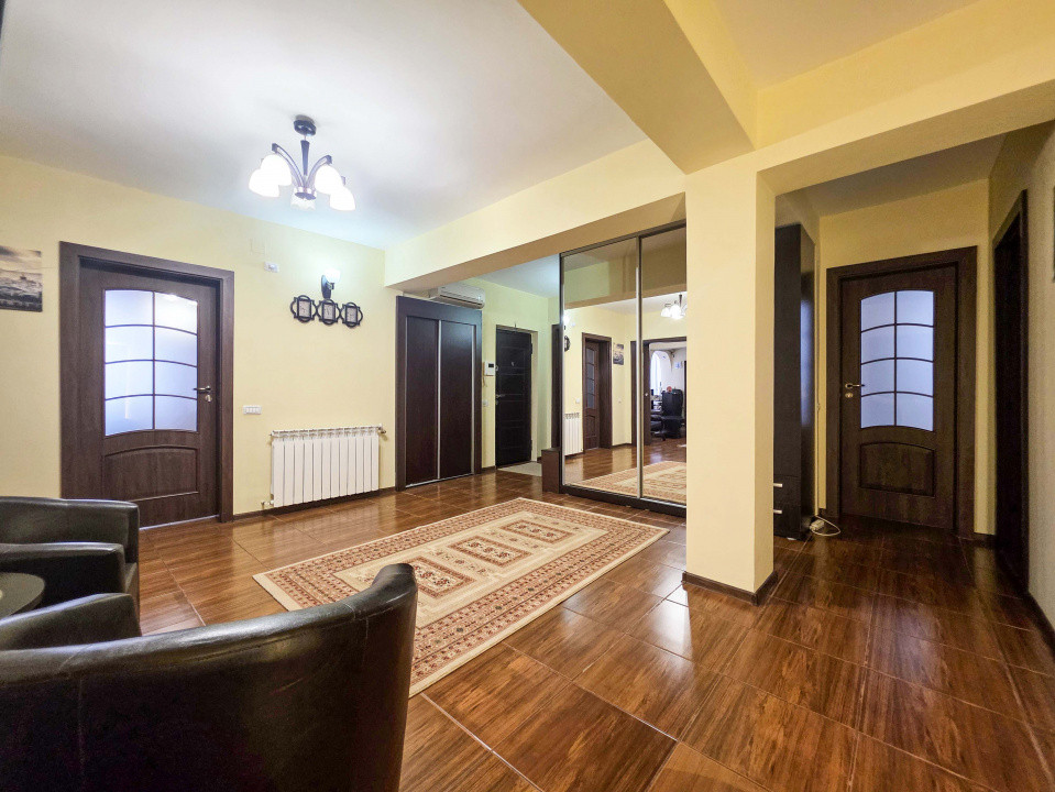 Cladire de vanzare D+P+3E+M, zona Stadion, Pretabil pentru diferite activitati.