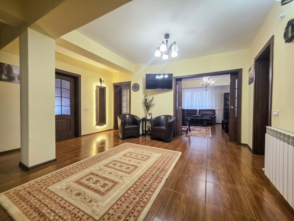 Cladire de vanzare D+P+3E+M, zona Stadion, Pretabil pentru diferite activitati.