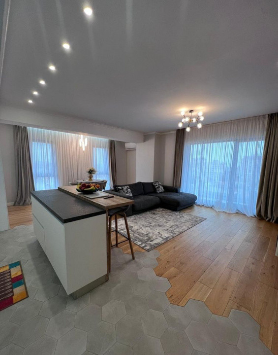 Apartament  cu 4 camere  cu vedere la mare pe str. Unirii