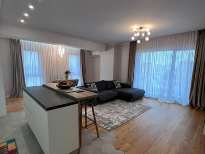 Apartament  cu 4 camere  cu vedere la mare pe str. Unirii
