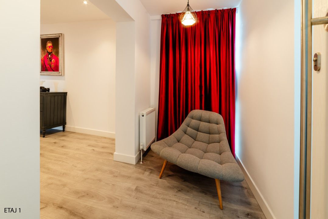 Cladire S+P+2+M centrul orasului pe Bld.Mamaia cu 3 apartamente+spatiu comercial