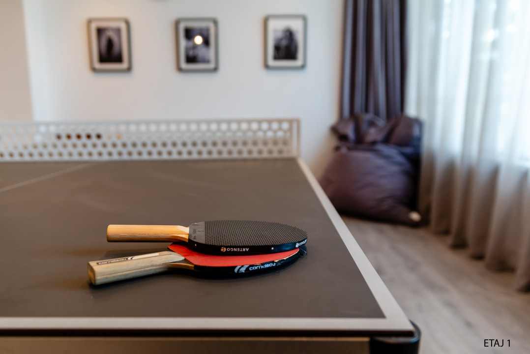 Cladire S+P+2+M centrul orasului pe Bld.Mamaia cu 3 apartamente+spatiu comercial