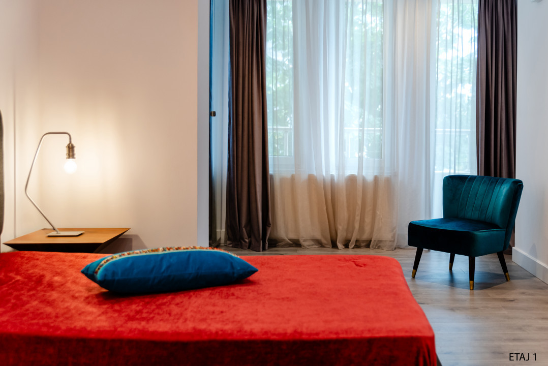 Cladire S+P+2+M centrul orasului pe Bld.Mamaia cu 3 apartamente+spatiu comercial