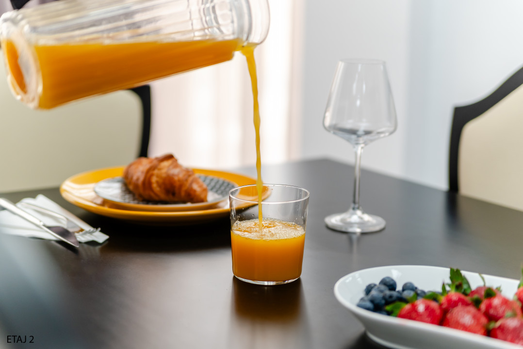 Cladire S+P+2+M centrul orasului pe Bld.Mamaia cu 3 apartamente+spatiu comercial