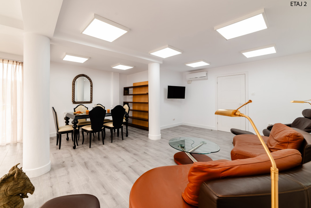 Cladire S+P+2+M centrul orasului pe Bld.Mamaia cu 3 apartamente+spatiu comercial