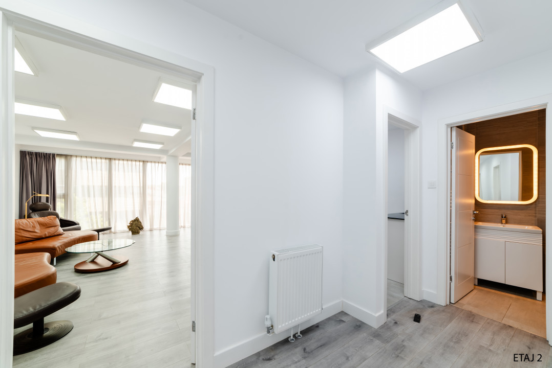 Cladire S+P+2+M centrul orasului pe Bld.Mamaia cu 3 apartamente+spatiu comercial