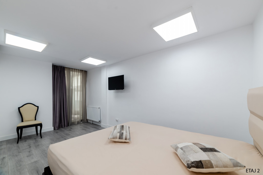 Cladire S+P+2+M centrul orasului pe Bld.Mamaia cu 3 apartamente+spatiu comercial