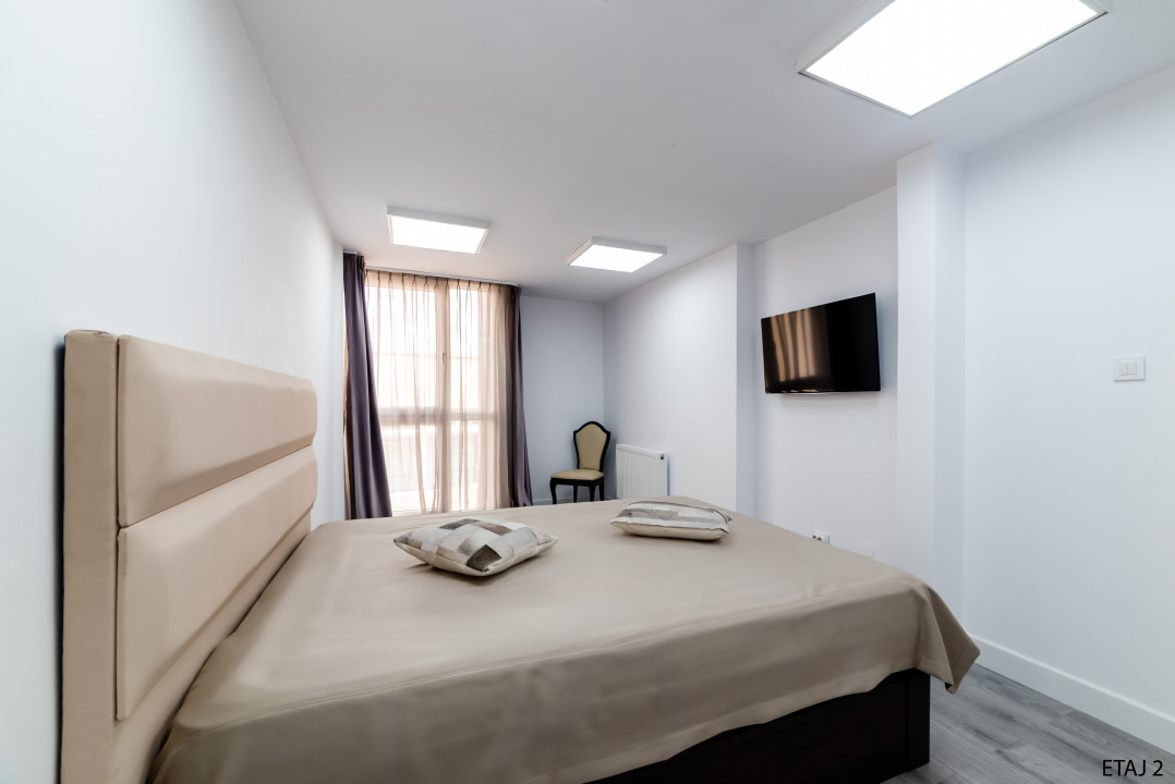 Cladire S+P+2+M centrul orasului pe Bld.Mamaia cu 3 apartamente+spatiu comercial