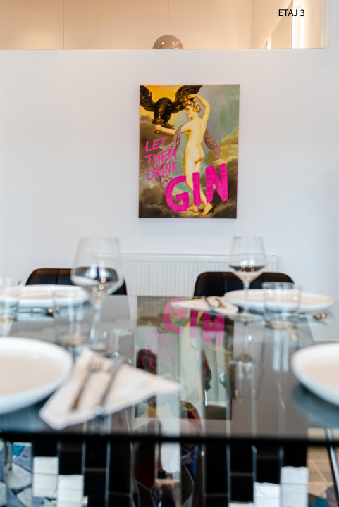 Cladire S+P+2+M centrul orasului pe Bld.Mamaia cu 3 apartamente+spatiu comercial