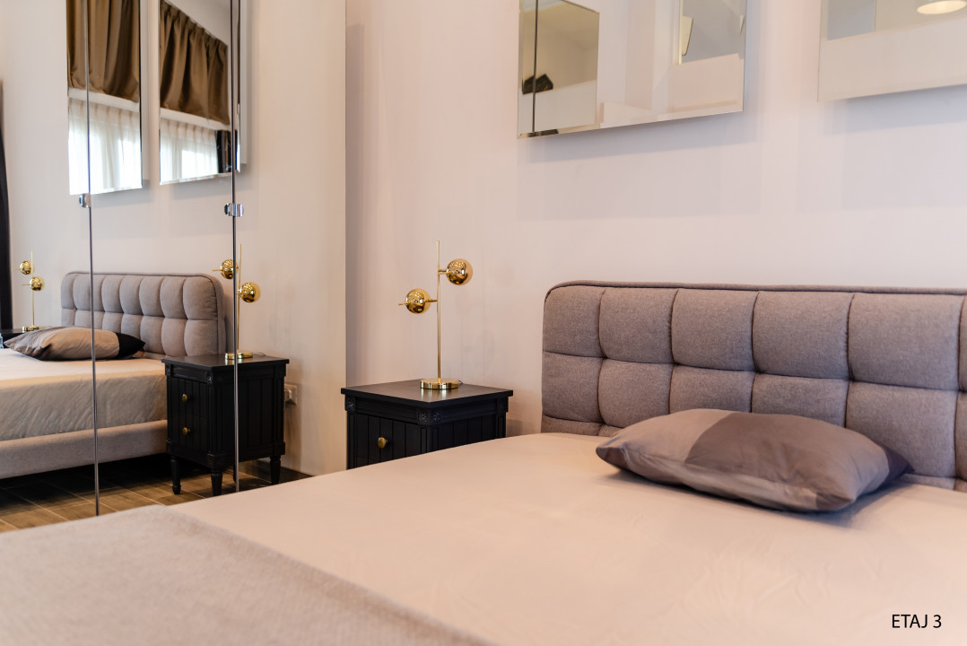 Cladire S+P+2+M centrul orasului pe Bld.Mamaia cu 3 apartamente+spatiu comercial