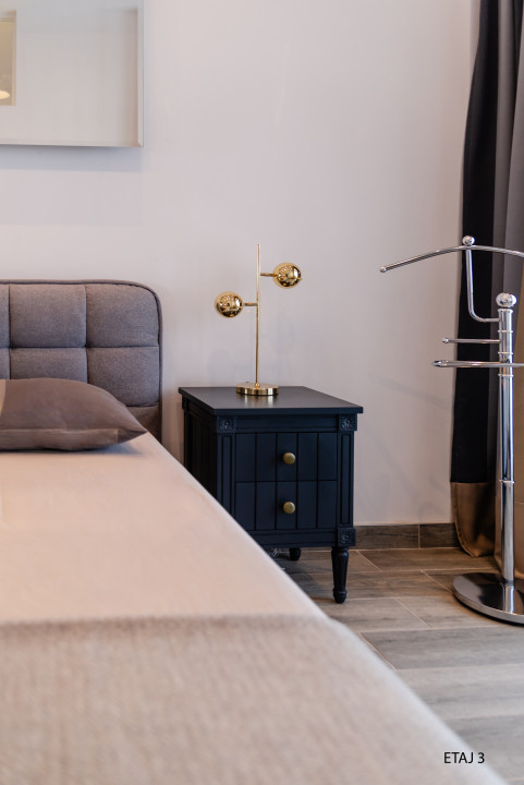 Cladire S+P+2+M centrul orasului pe Bld.Mamaia cu 3 apartamente+spatiu comercial