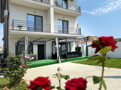 Mamaia-Sat, Vila modernă, mobilata si utilata complet, 15 camere 