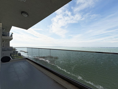 Apartament cu 3 camere, termen lung, Vedere frontală la lac 