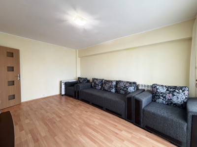 Far - Apartament cu 2 camere de închiriat, termen lung, decomandat. 