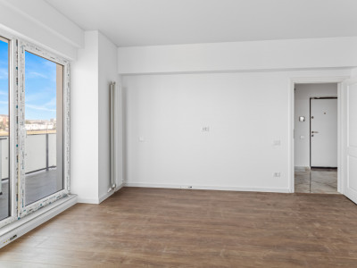 Apartament decomandat cu bucatarie inchisa, luminos, piscina Mamaia Sat