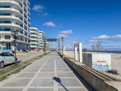 Spatiu comercial de vanzare in Mamaia Nord - prima linie la mare, pe Promenada