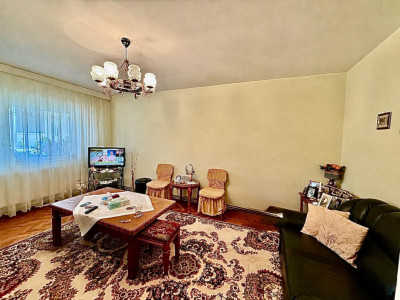 Apartament 3 camere Delfinariu , etaj 2/4 