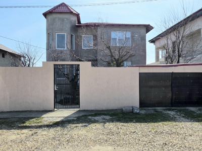 Vila de vanzare in Constanta, 6 camere, zona Km5