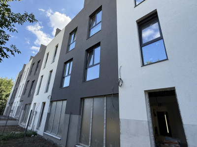 Casa Vila P+2+3r terasa, 5 camere, in Kamsas, zona de case, finalizata