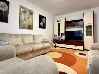 Apartament cu 3 camere decomandat de închiriat | Casa de Cultura | Termen lung