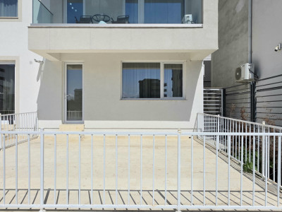 Studio in Mamaia Nord pe partea cu marea - Terasa si bucatarie inchisa