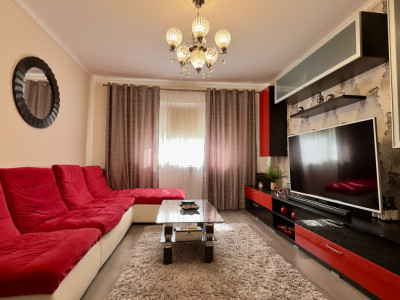 Apartament 4 camere, etaj intermediar, zona CET – ideal pentru familie