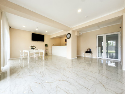 Pensiune de vanzare Costinesti, 26 camere duble, complet functionala