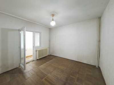 Apartament cu 2 camere de vânzare în zona FAR de renovat | semidecomandat |