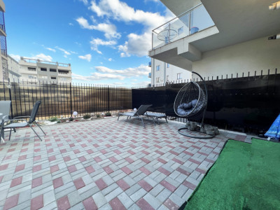 Oportunitate, Mamaia Nord, Apartament cu 2 camere și curte privata de 78 mp
