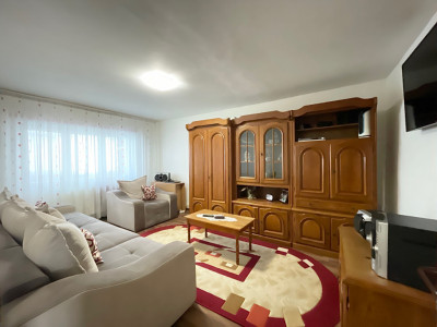 Apartament cu 3 camere decomandat, zona CET , mobilat complet 