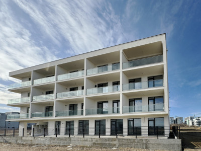 Mamaia Nord, Apartament 2 camere generos cu curte privata, la 100m de plaja 