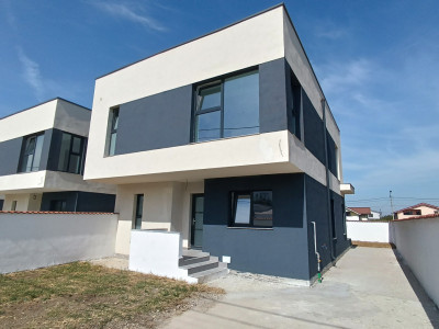 Casa in Valu lui Traian, zona C, stil mediteranean